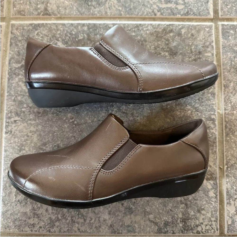 CLARKS COLLECTION Womens Brown Leather Flats SIZE 5 Slip On Everlay Danika